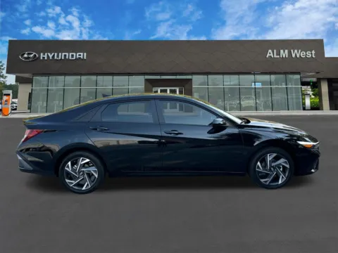 More photos of 2025 Hyundai Elantra SEL Sport at ALM Hyundai West, GA