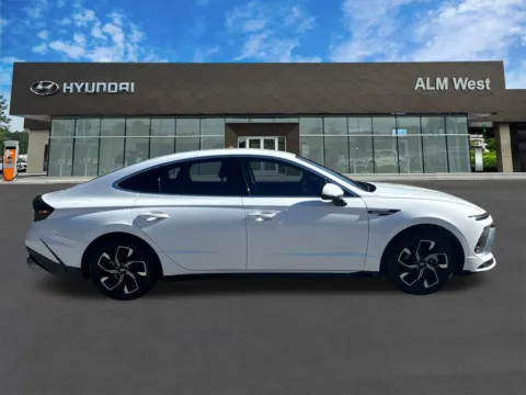More photos of 2024 Hyundai Sonata SEL at ALM Hyundai West, GA