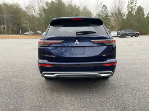More photos of 2025 Mitsubishi Outlander SE at ALM Hyundai West, GA
