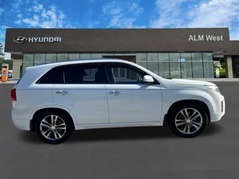More photos of 2014 Kia Sorento Limited V6 at ALM Hyundai West, GA