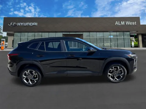More photos of 2025 Chevrolet Trax LT at ALM Hyundai West, GA