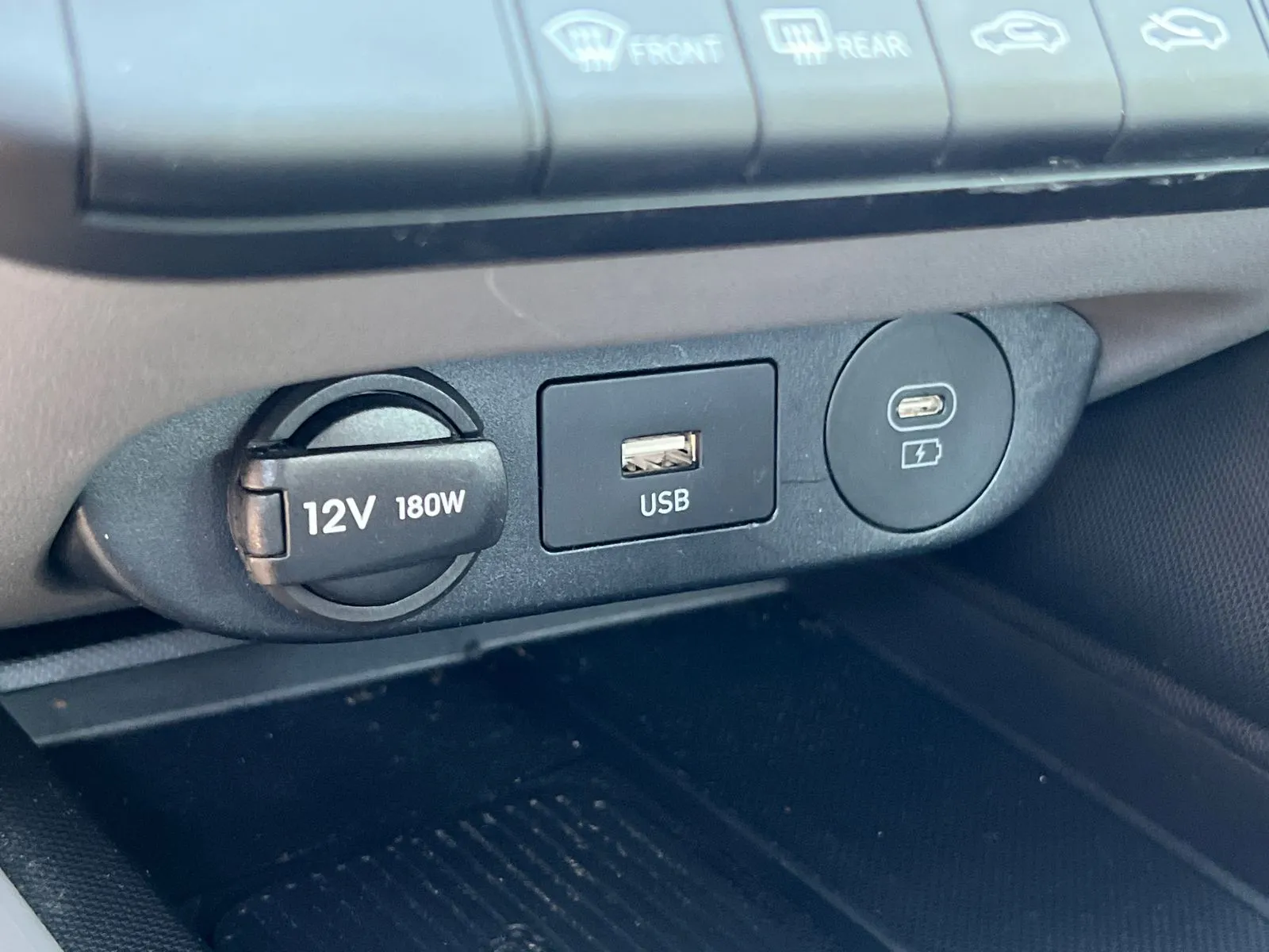 2025 Hyundai Elantra SEL - Photo 32