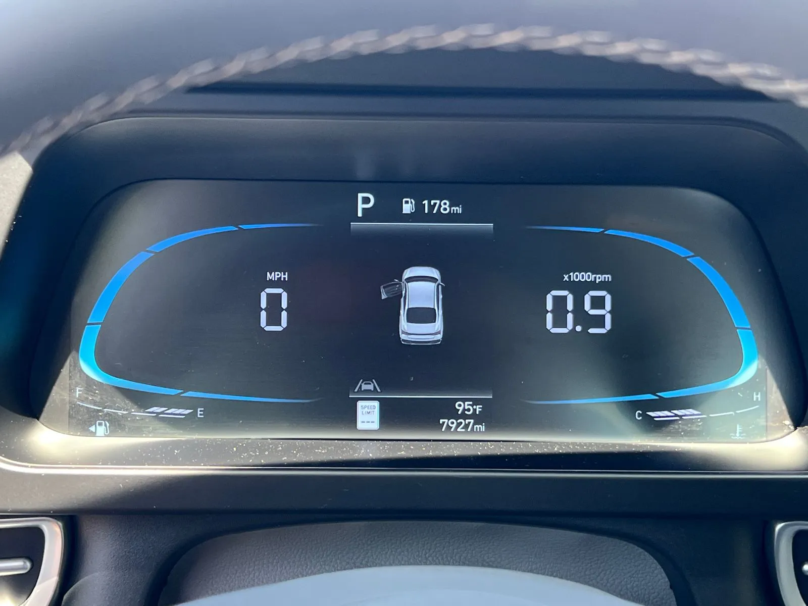 2025 Hyundai Elantra SEL - Photo 27