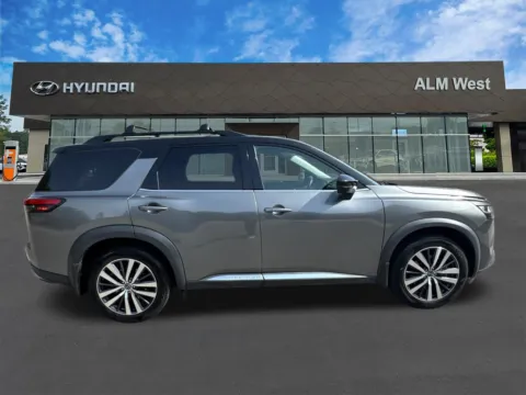 More photos of 2022 Nissan Pathfinder Platinum at ALM Hyundai West, GA