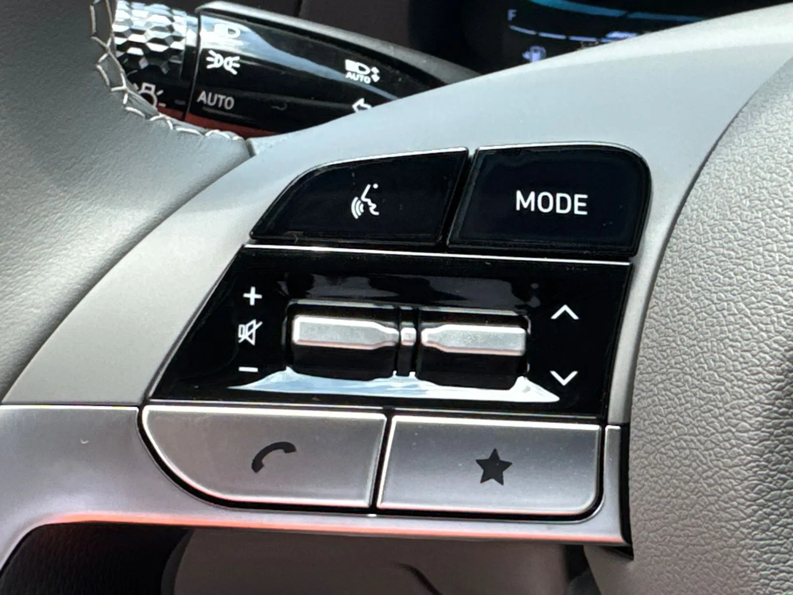 2025 Hyundai Elantra SEL - Photo 24