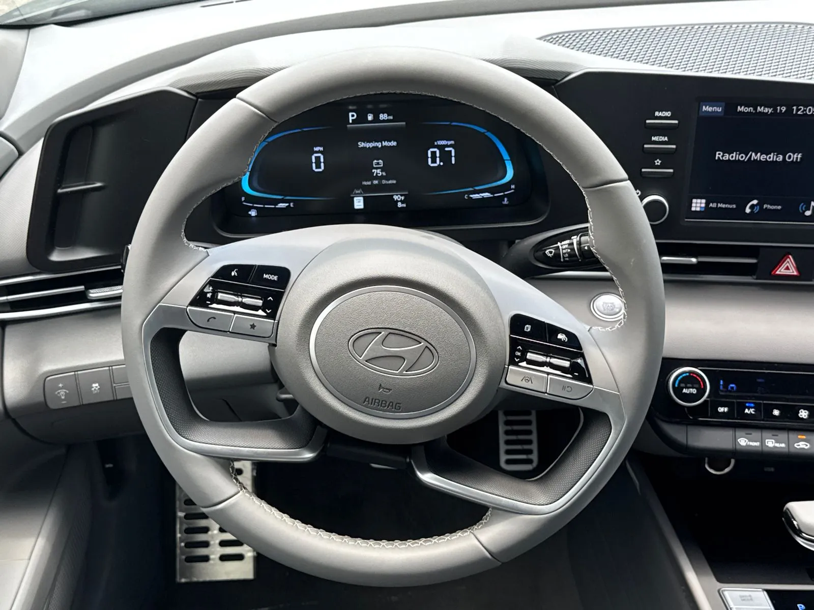 2025 Hyundai Elantra SEL - Photo 23