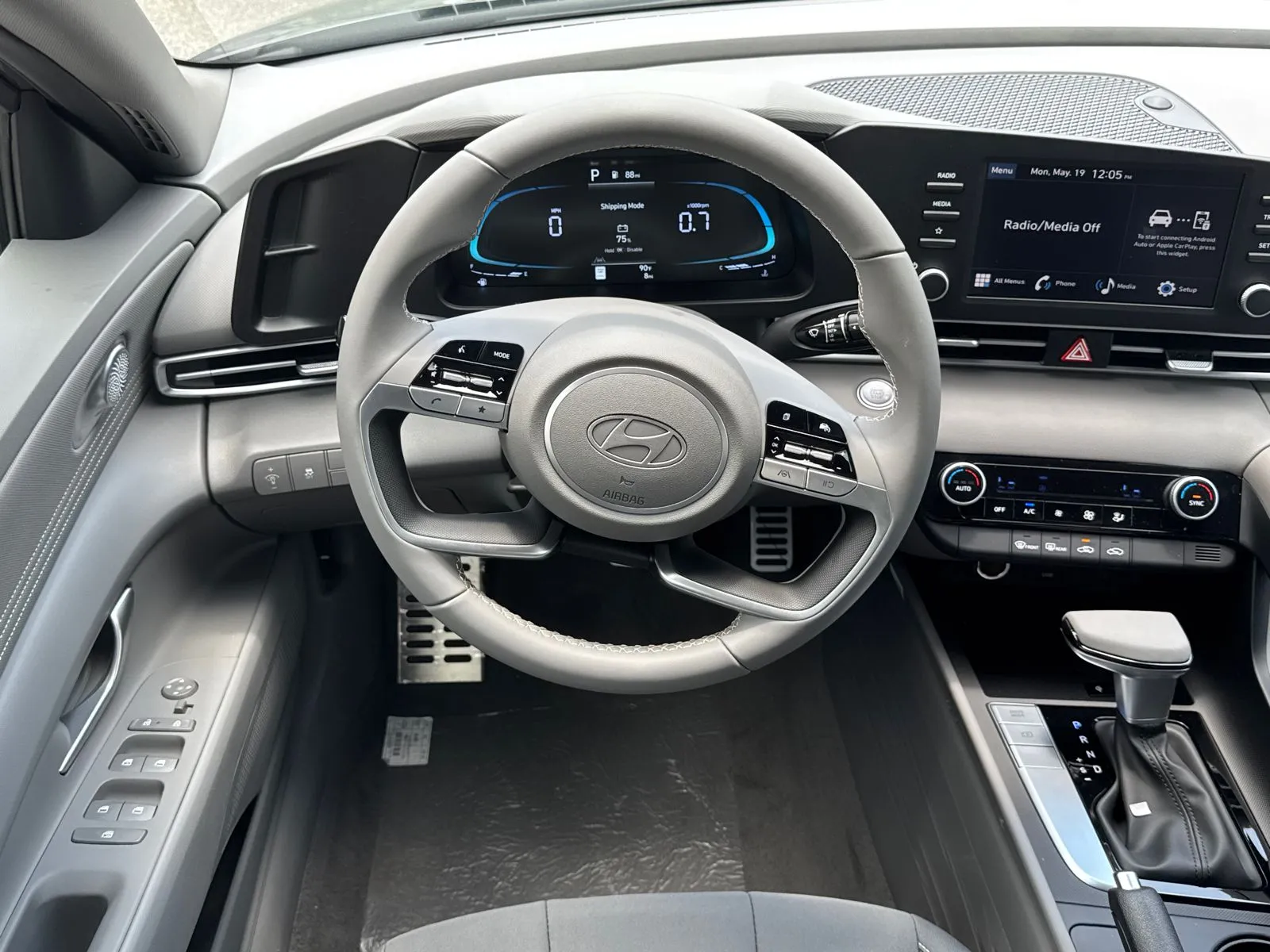 2025 Hyundai Elantra SEL - Photo 22