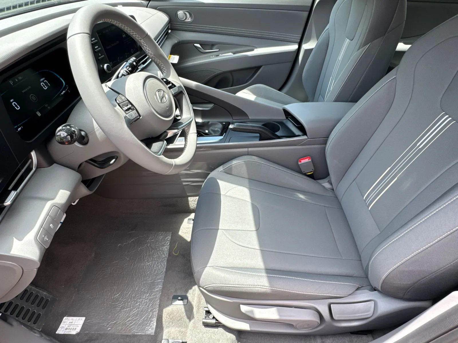 2025 Hyundai Elantra SEL - Photo 9