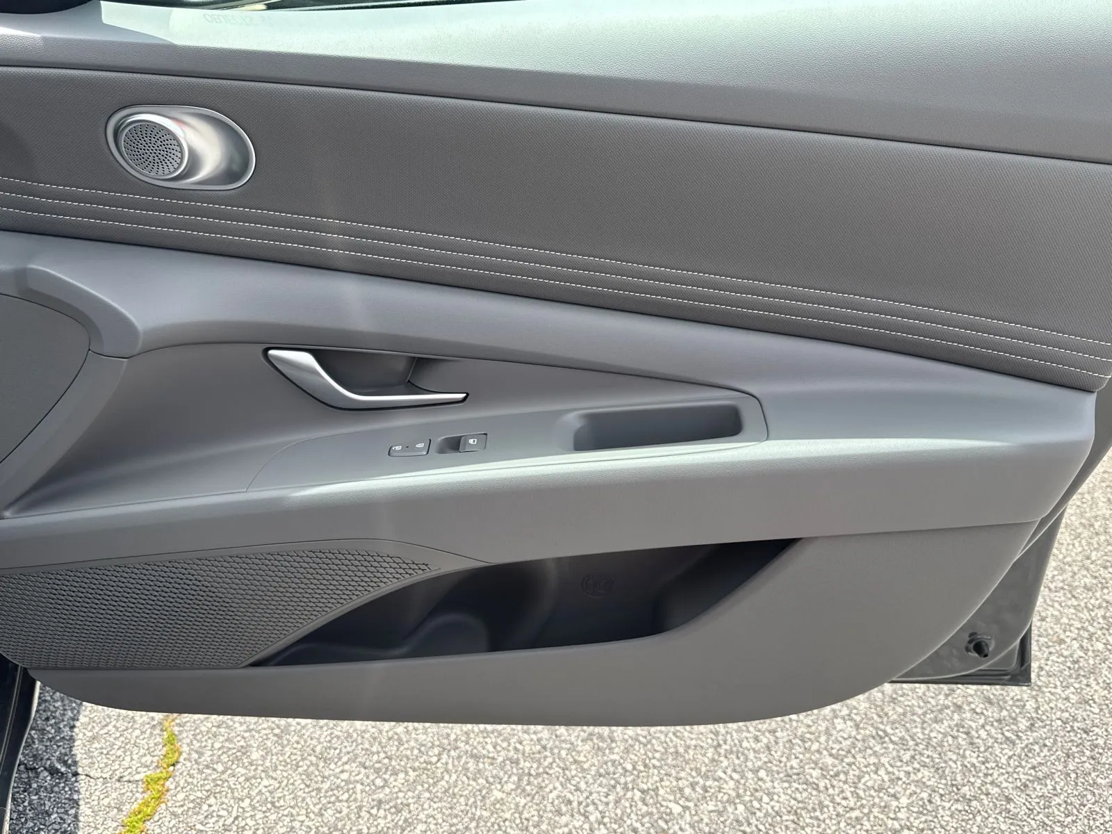 2025 Hyundai Elantra SEL - Photo 14