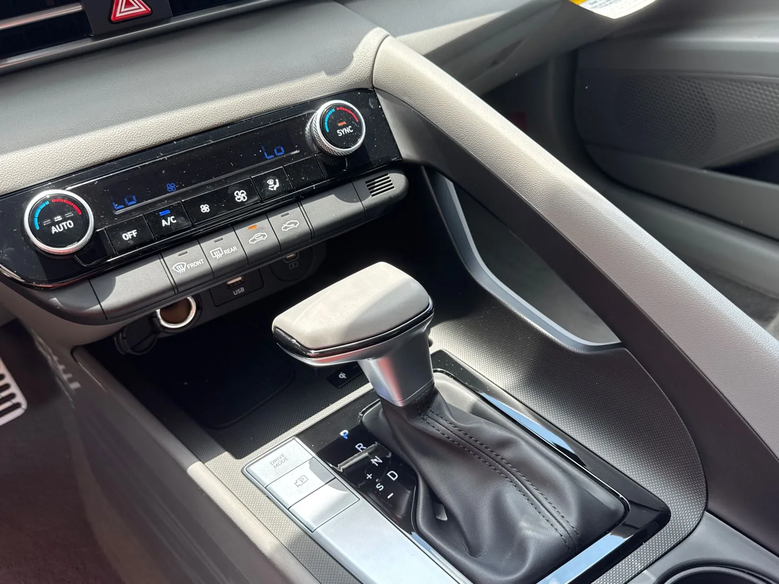 2025 Hyundai Elantra SEL - Photo 28