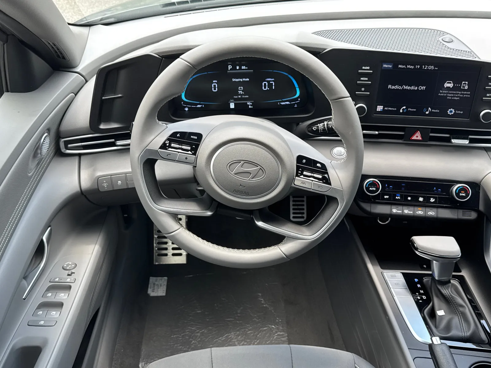 2025 Hyundai Elantra SEL - Photo 23