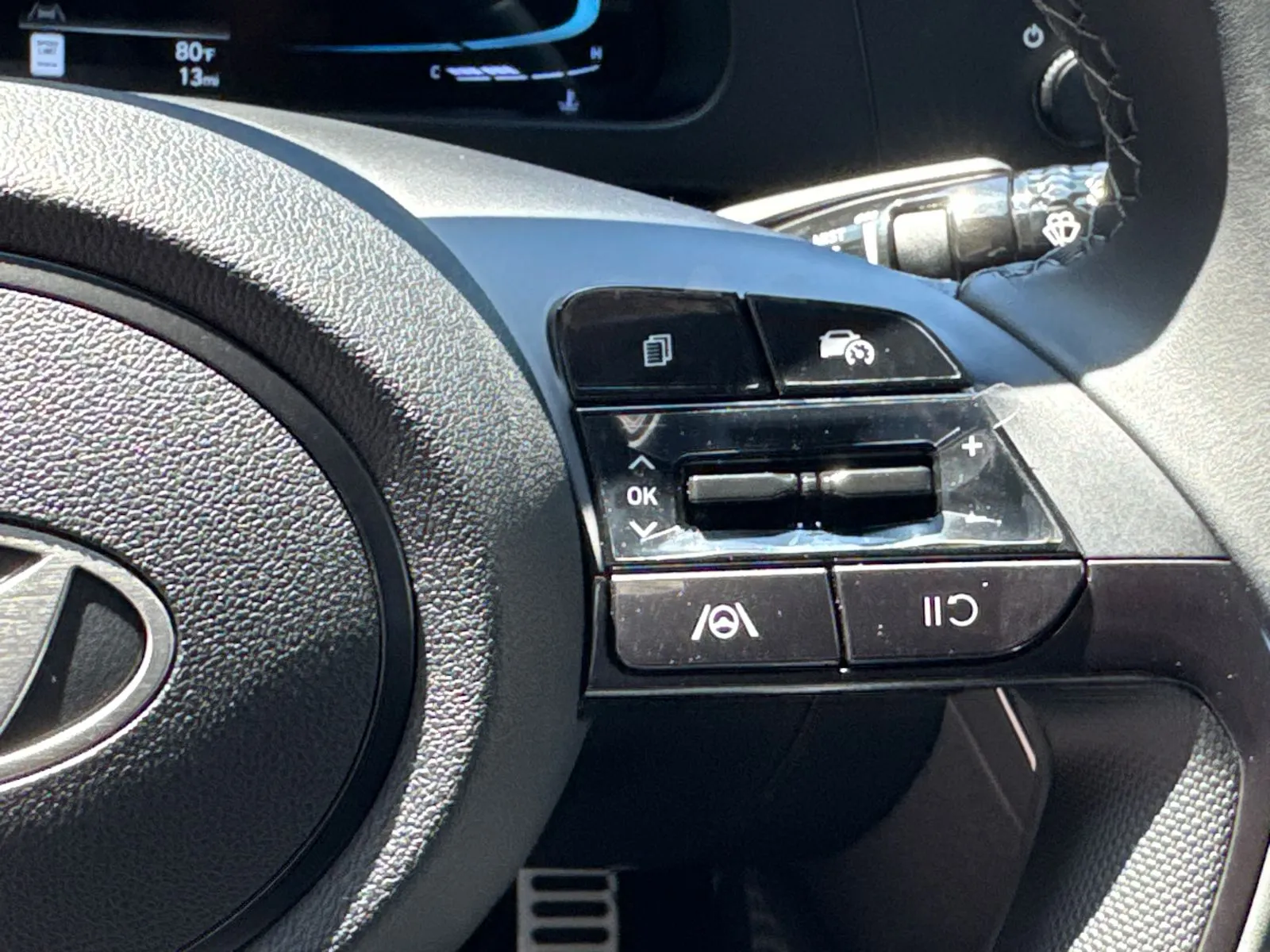 2025 Hyundai Elantra SEL - Photo 25