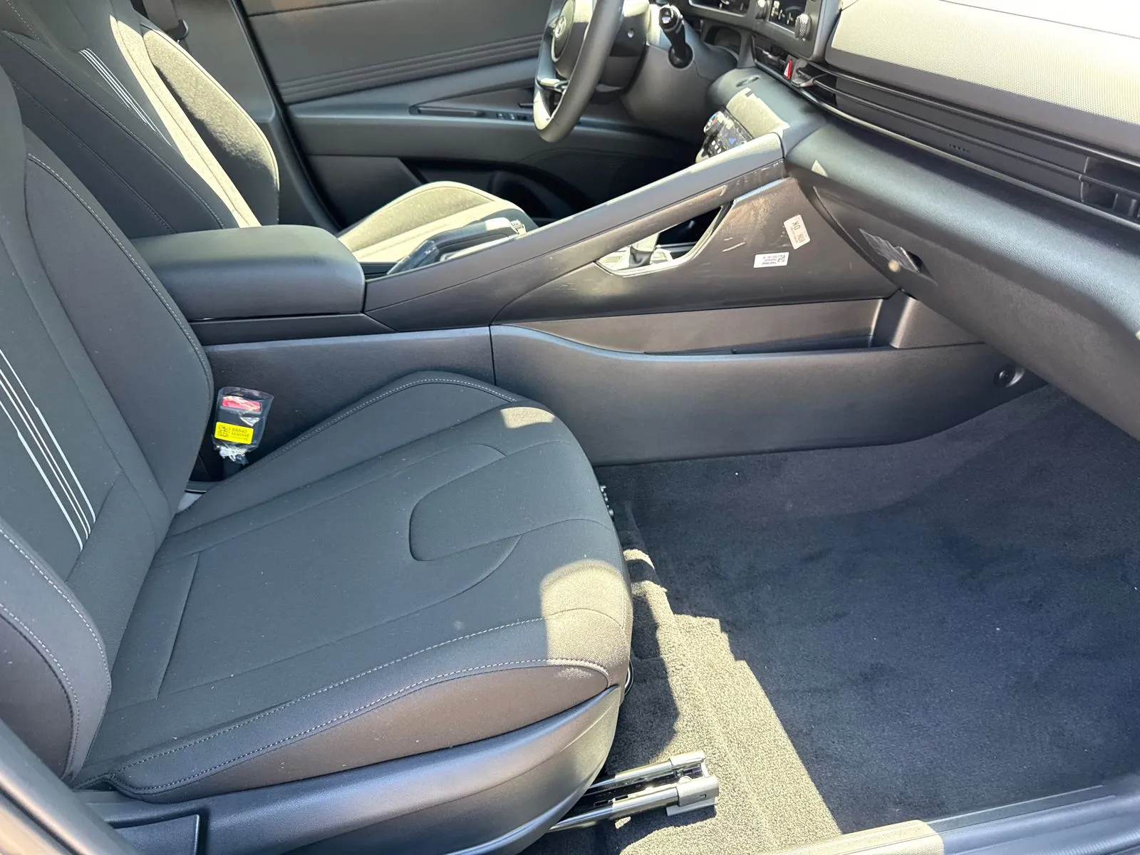 2025 Hyundai Elantra SEL - Photo 13