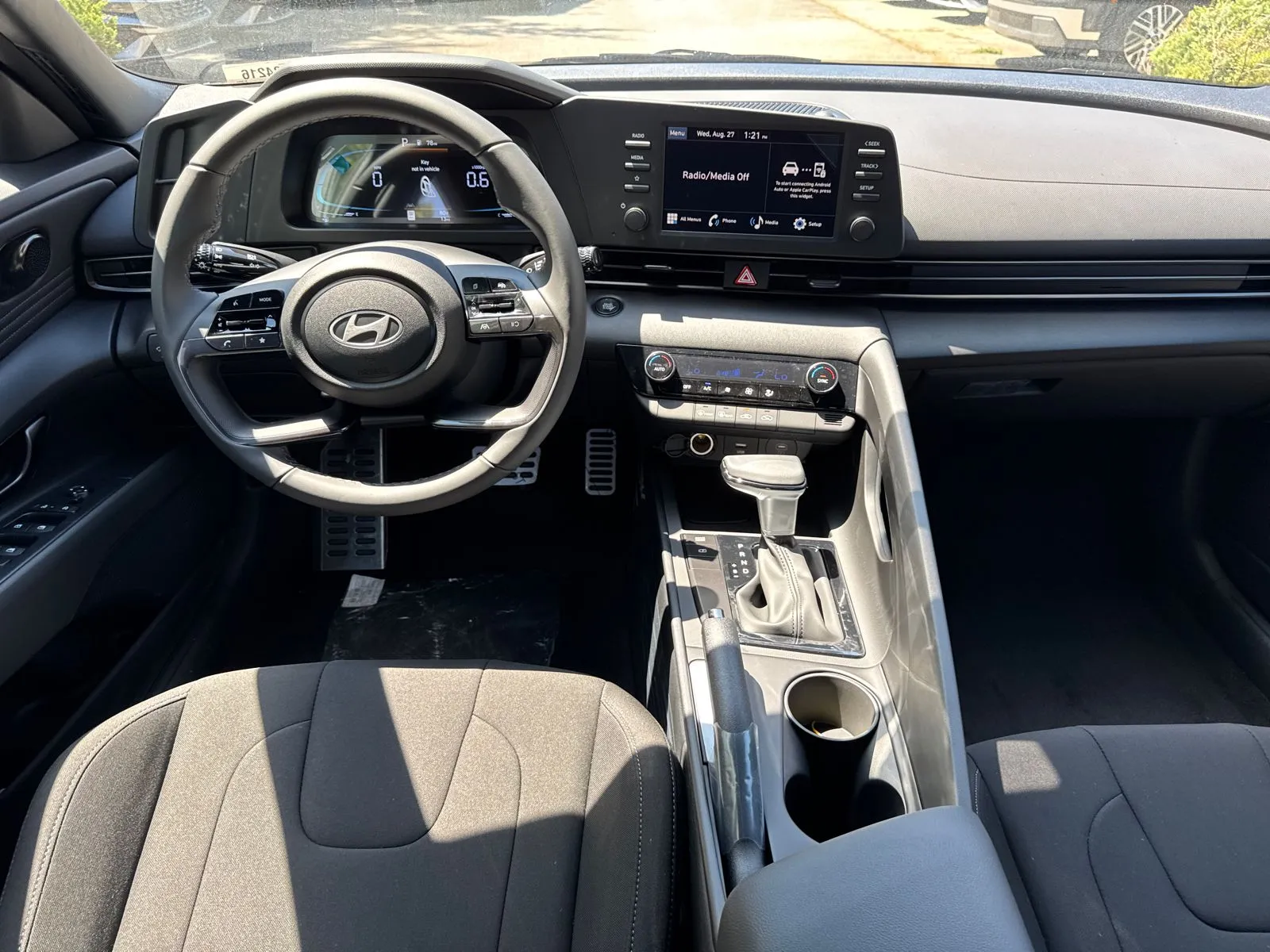 2025 Hyundai Elantra SEL - Photo 22