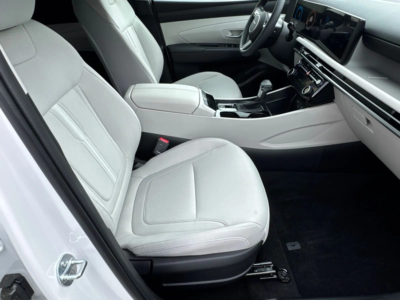 2025 Hyundai Tucson SEL - Photo 14
