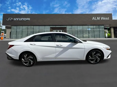 More photos of 2025 Hyundai Elantra SEL Sport at ALM Hyundai West, GA