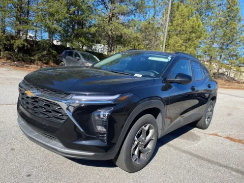 Photos of 2025 Chevrolet Trax LT for sale in Lithia Springs, GA at ALM Hyundai West