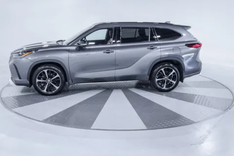 More photos of 2022 Toyota Highlander XSE at ALM Hyundai West, GA