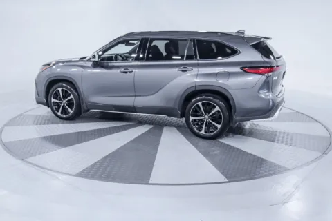 More photos of 2022 Toyota Highlander XSE at ALM Hyundai West, GA