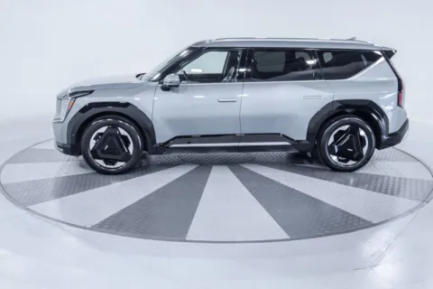 More photos of 2024 Kia EV9 Land at ALM Hyundai West, GA