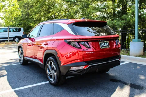 More photos of 2022 Hyundai Tucson SEL at ALM Hyundai West, GA