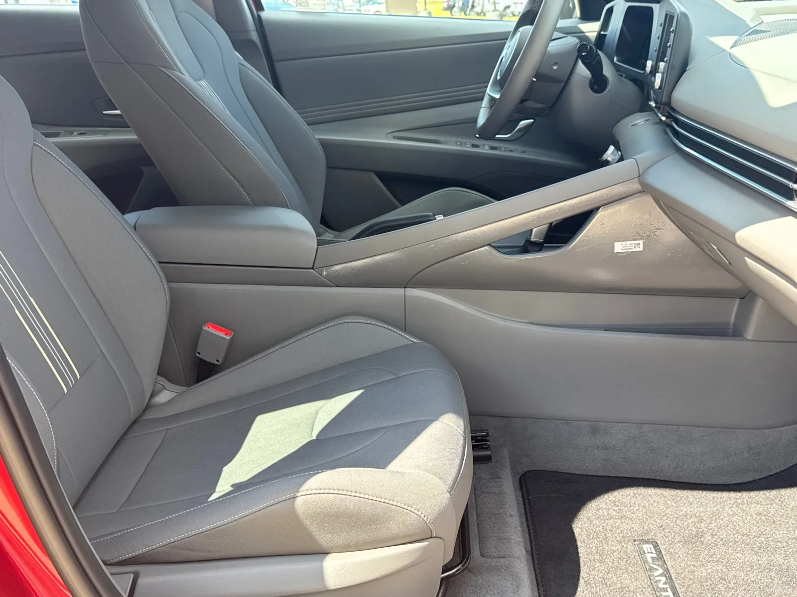 2025 Hyundai Elantra SEL - Photo 14