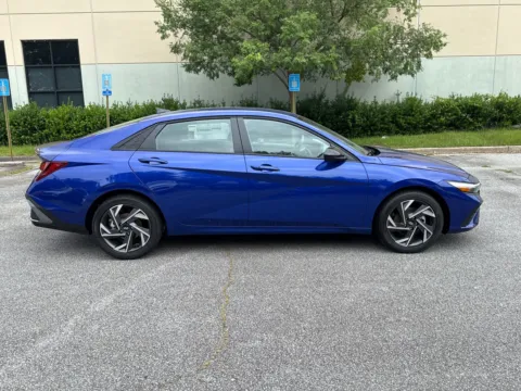 More photos of 2025 Hyundai Elantra SEL Sport at ALM Hyundai West, GA