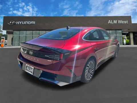 More photos of 2025 Hyundai Sonata Hybrid SEL at ALM Hyundai West, GA