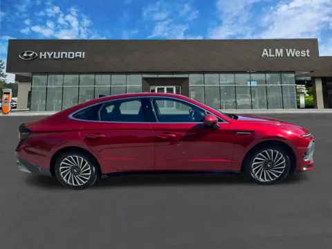 More photos of 2025 Hyundai Sonata Hybrid SEL at ALM Hyundai West, GA