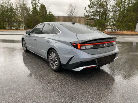 More photos of 2024 Hyundai Sonata Hybrid Limited at ALM Hyundai West, GA