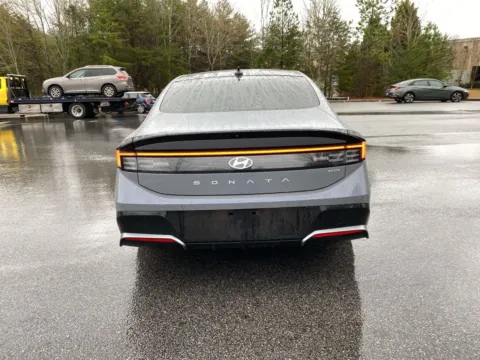 More photos of 2024 Hyundai Sonata Hybrid Limited at ALM Hyundai West, GA
