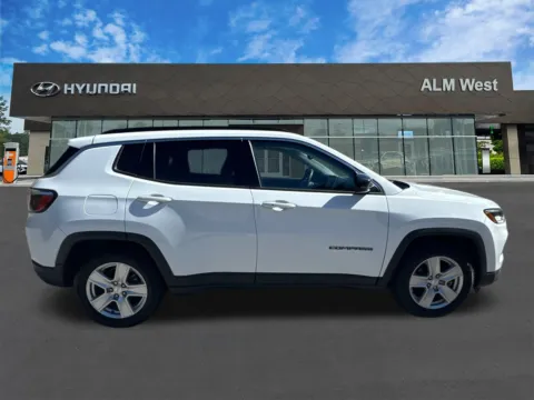 More photos of 2022 Jeep Compass Latitude at ALM Hyundai West, GA