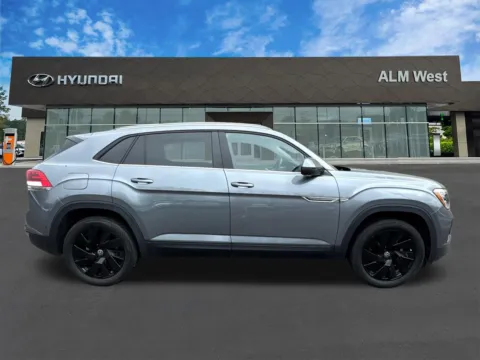 More photos of 2024 Volkswagen Atlas Cross Sport 2.0T SE w/Technology at ALM Hyundai West, GA