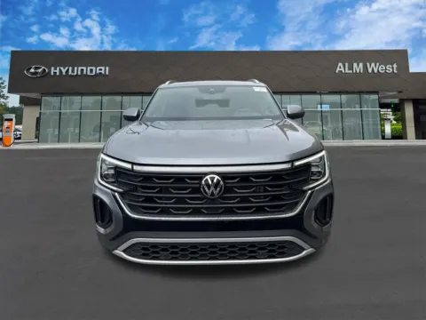 Photos of 2024 Volkswagen Atlas Cross Sport 2.0T SE w/Technology for sale in Lithia Springs, GA at ALM Hyundai West