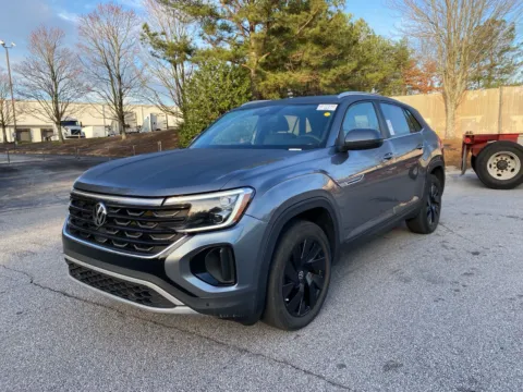 Photos of 2024 Volkswagen Atlas Cross Sport 2.0T SE w/Technology for sale in Lithia Springs, GA at ALM Hyundai West