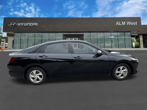 More photos of 2023 Hyundai Elantra SE at ALM Hyundai West, GA