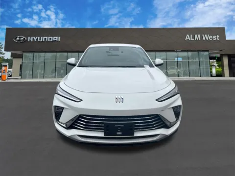 Photos of 2025 Buick Envista Preferred for sale in Lithia Springs, GA at ALM Hyundai West