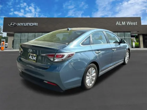 More photos of 2016 Hyundai Sonata Hybrid SE at ALM Hyundai West, GA
