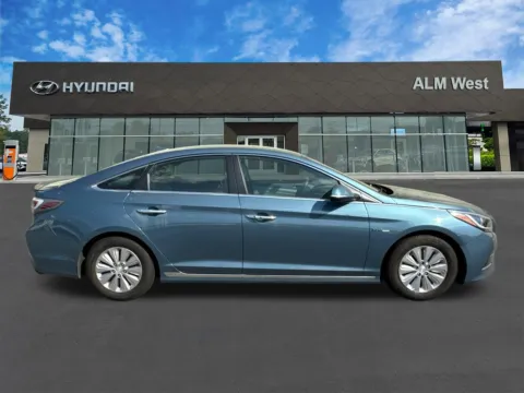 More photos of 2016 Hyundai Sonata Hybrid SE at ALM Hyundai West, GA