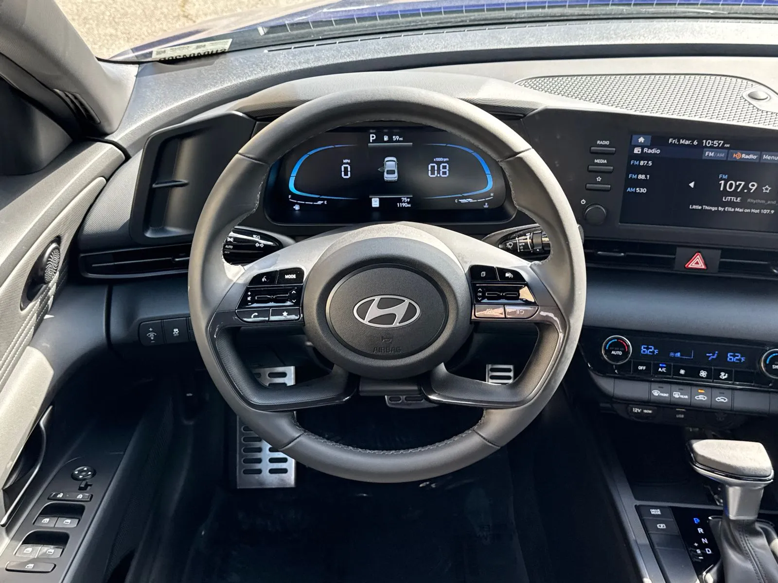 2025 Hyundai Elantra SEL - Photo 23