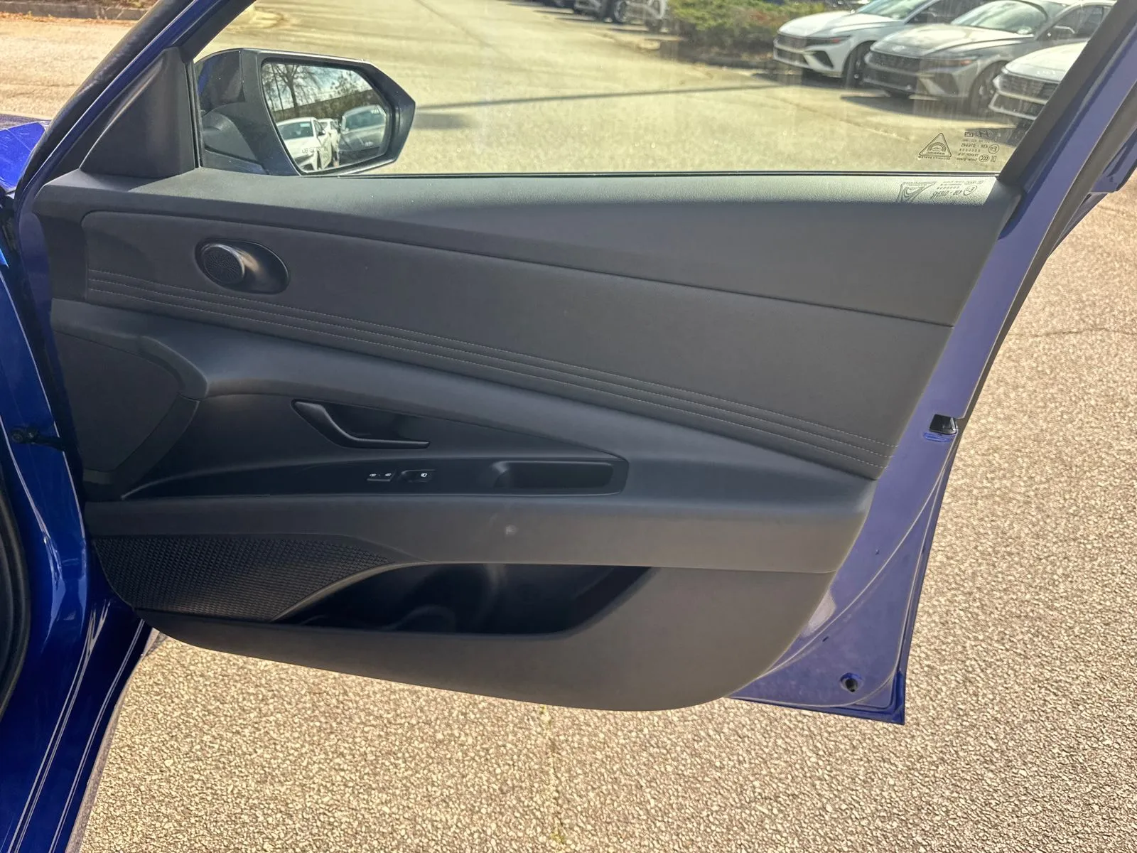 2025 Hyundai Elantra SEL - Photo 14