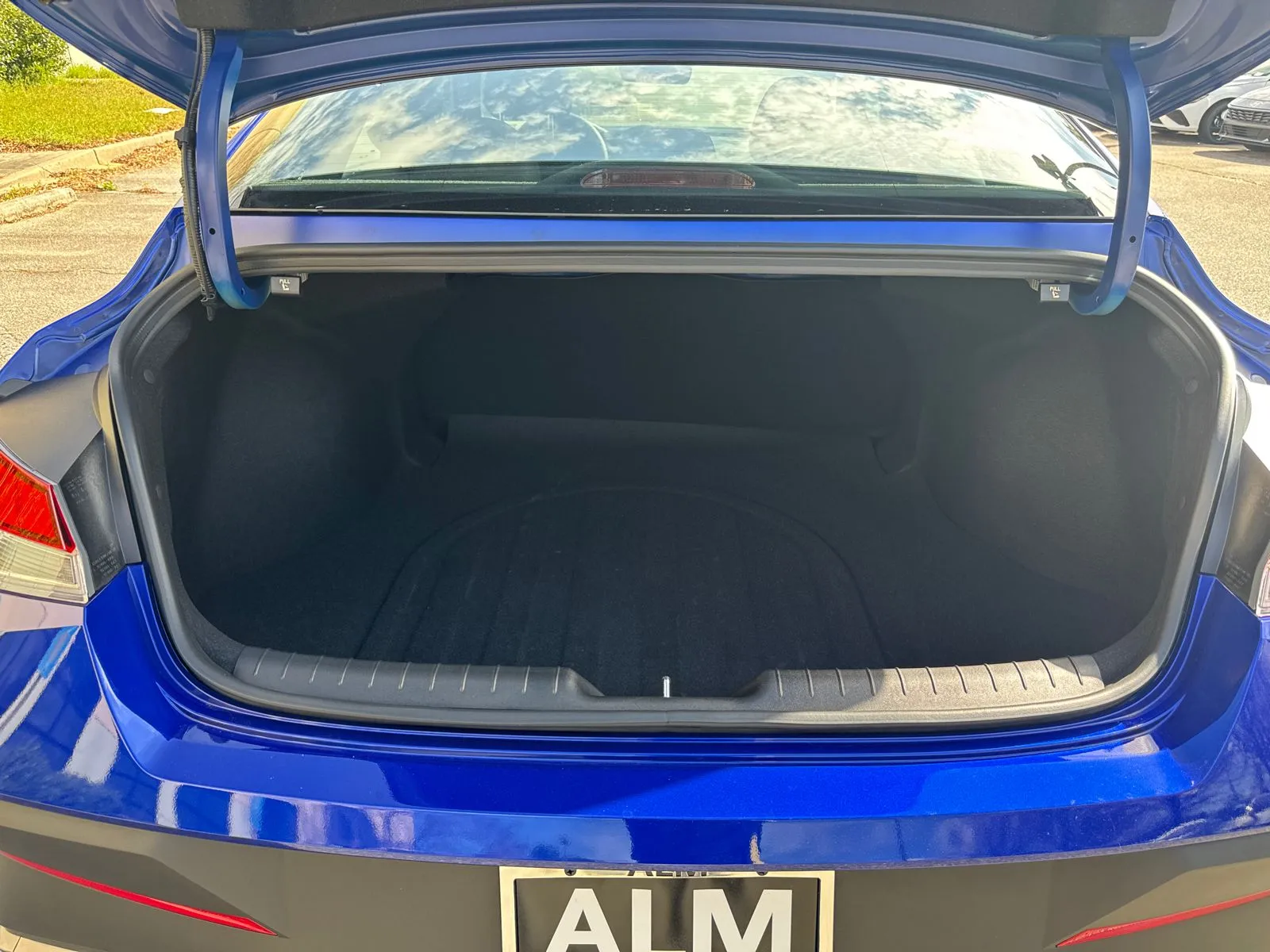 2025 Hyundai Elantra SEL - Photo 18