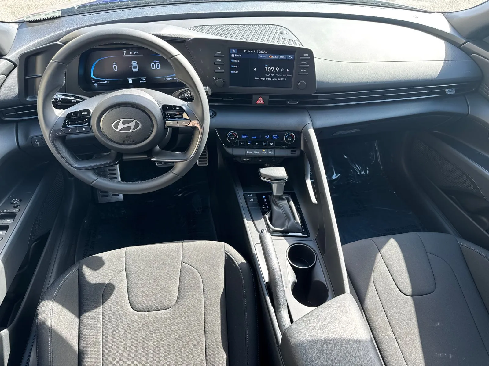 2025 Hyundai Elantra SEL - Photo 22