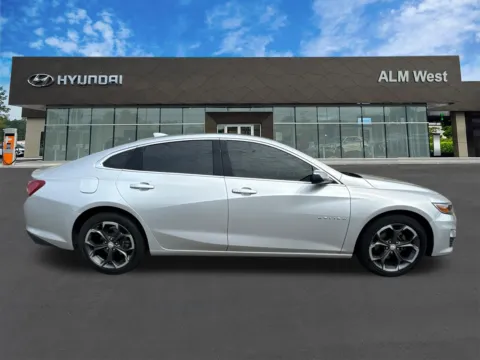More photos of 2020 Chevrolet Malibu LT at ALM Hyundai West, GA