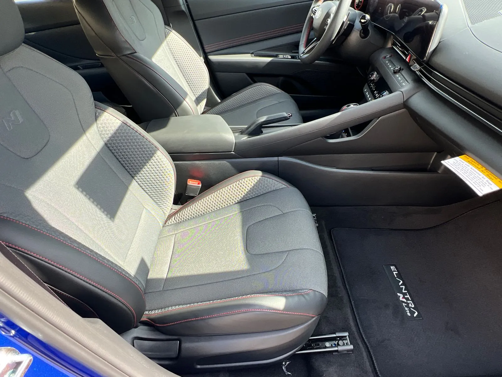 2025 Hyundai Elantra N Line - Photo 13
