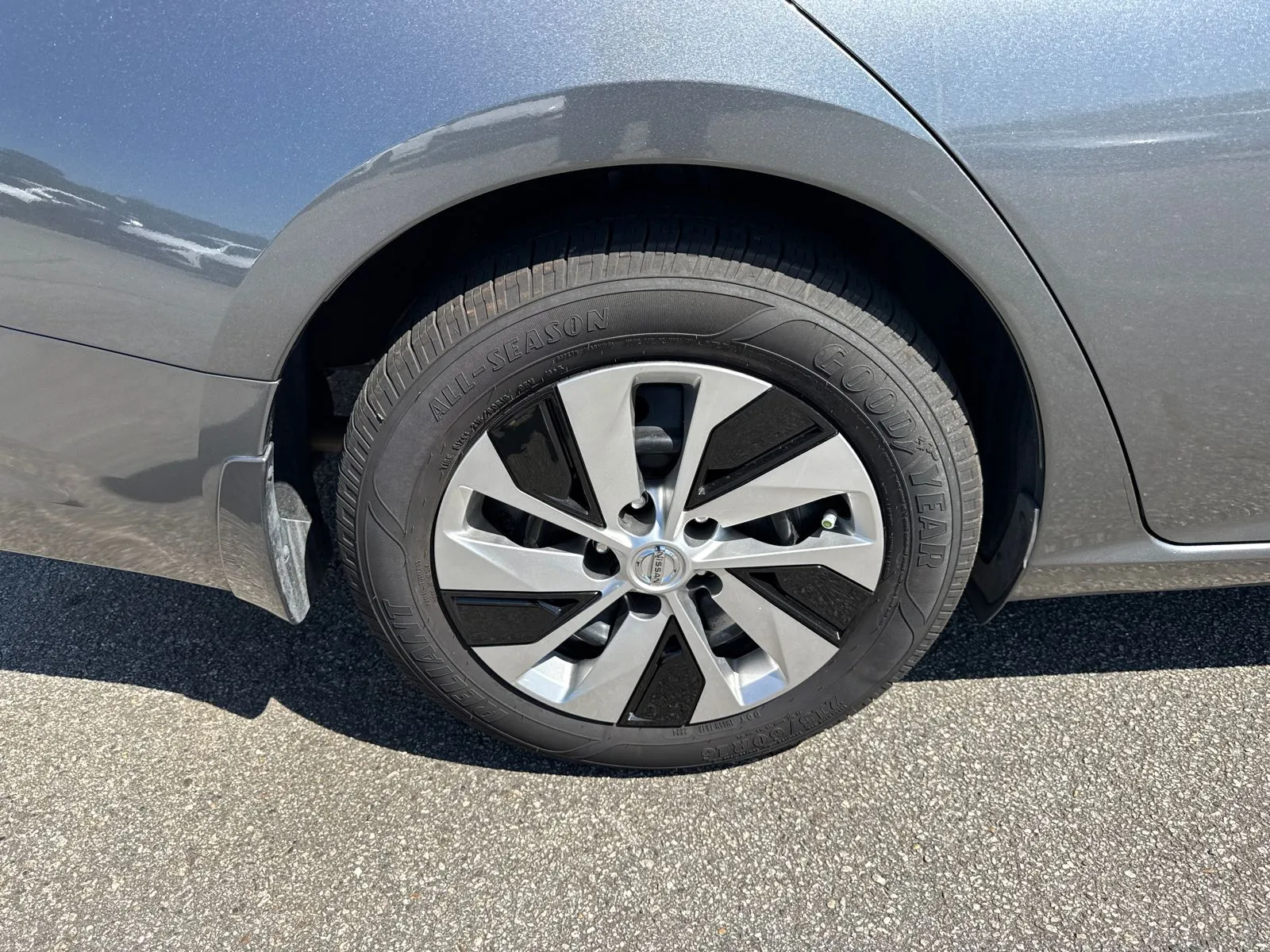 2022 Nissan Altima S - Photo 17
