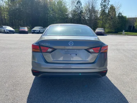 More photos of 2022 Nissan Altima 2.5 S at ALM Hyundai West, GA