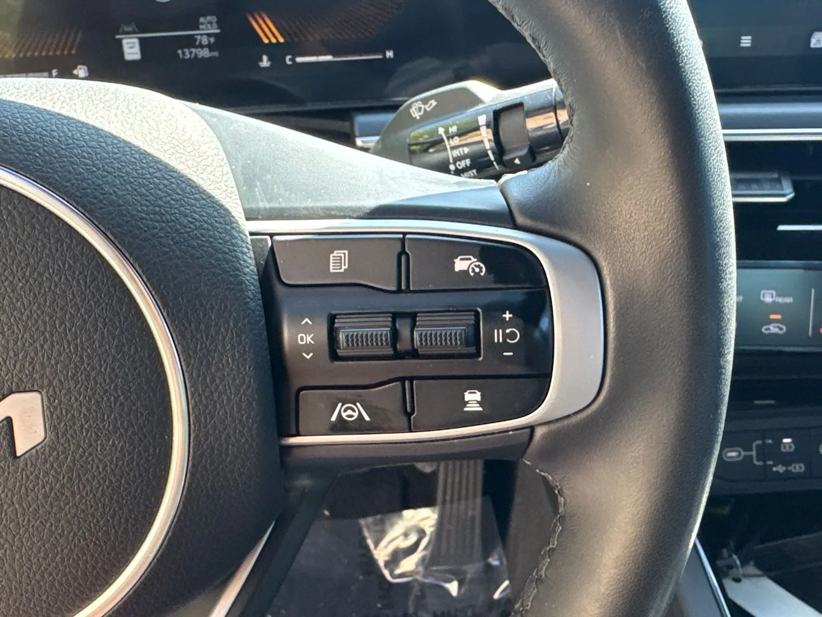 2025 Kia K5 GT-Line - Photo 26