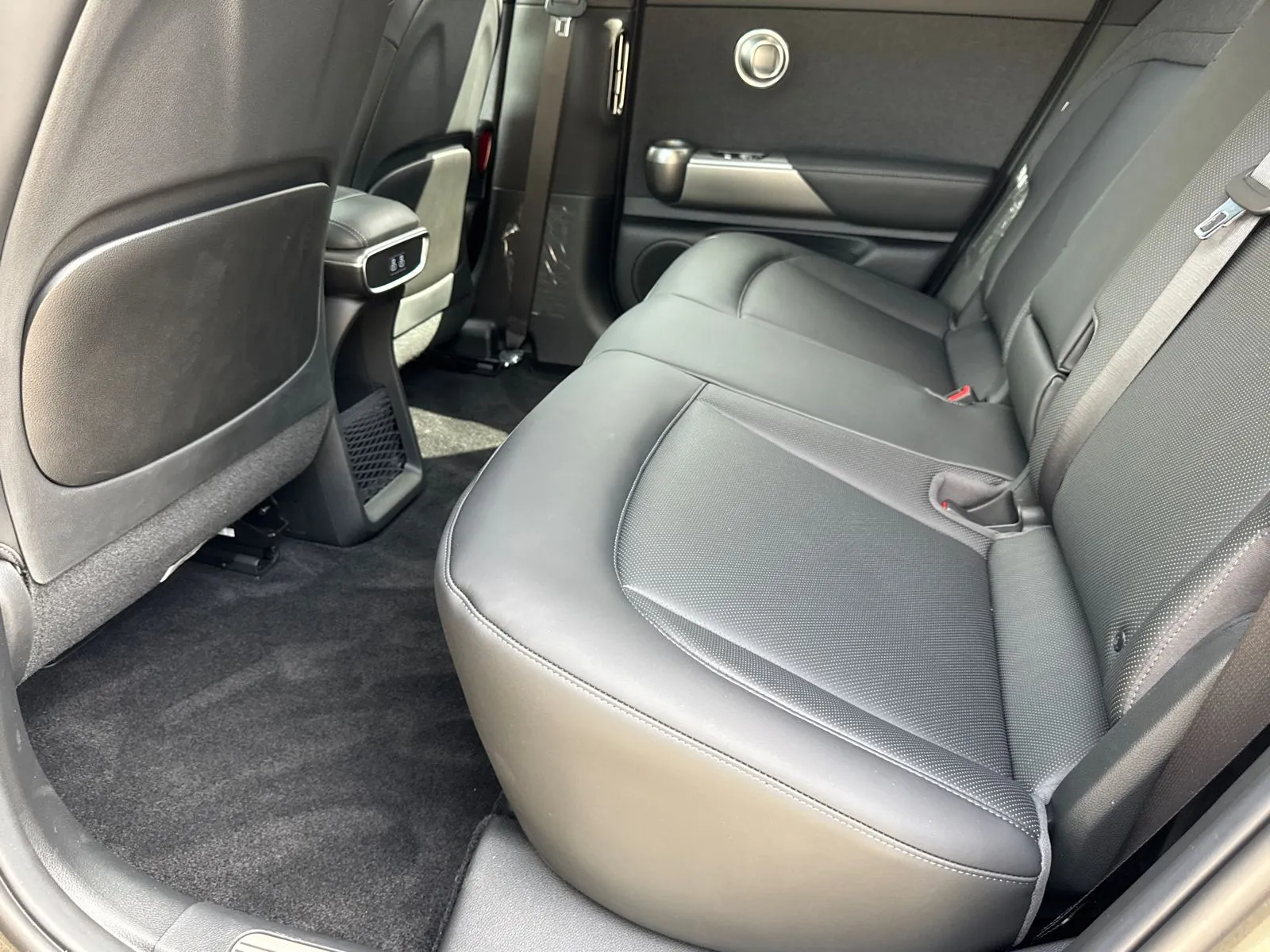 2025 GENESIS GV60 Standard - Photo 21