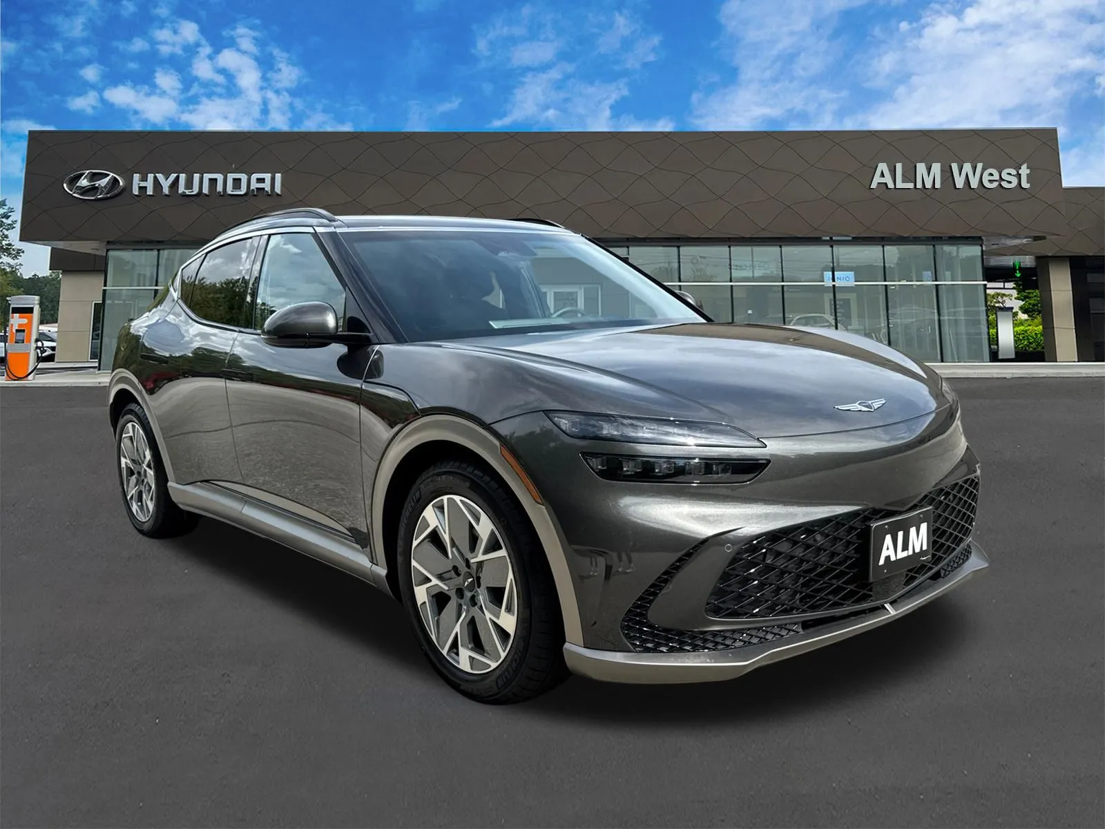 2025 GENESIS GV60 Standard - Photo 3